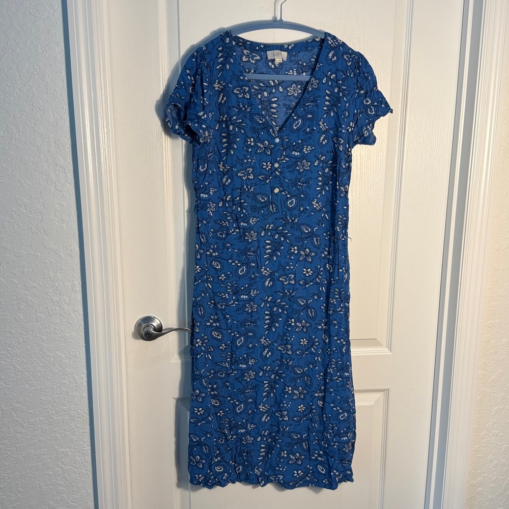LOFT Outlet Blue Floral V-Neck Midi Dress with Short Sleeves Missing Belt Size M